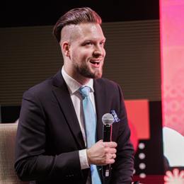 稳居美国电动车市场第二！通用汽车(GM.US)积极对抗特斯拉(TSLA.US)